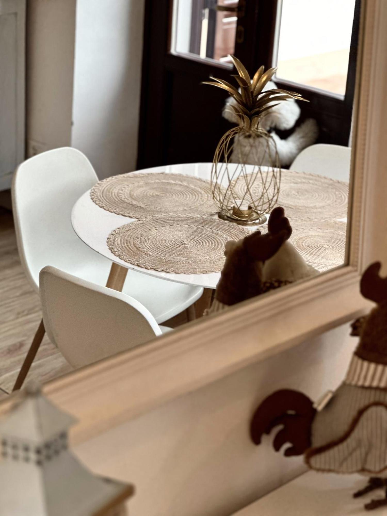 Contessa Reina Apartment โกโม ภายนอก รูปภาพ