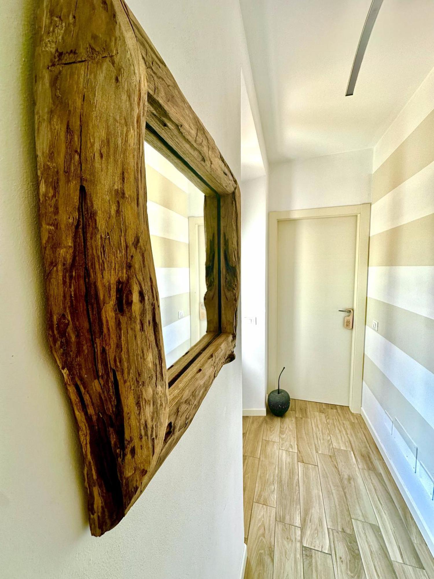 Contessa Reina Apartment โกโม ภายนอก รูปภาพ