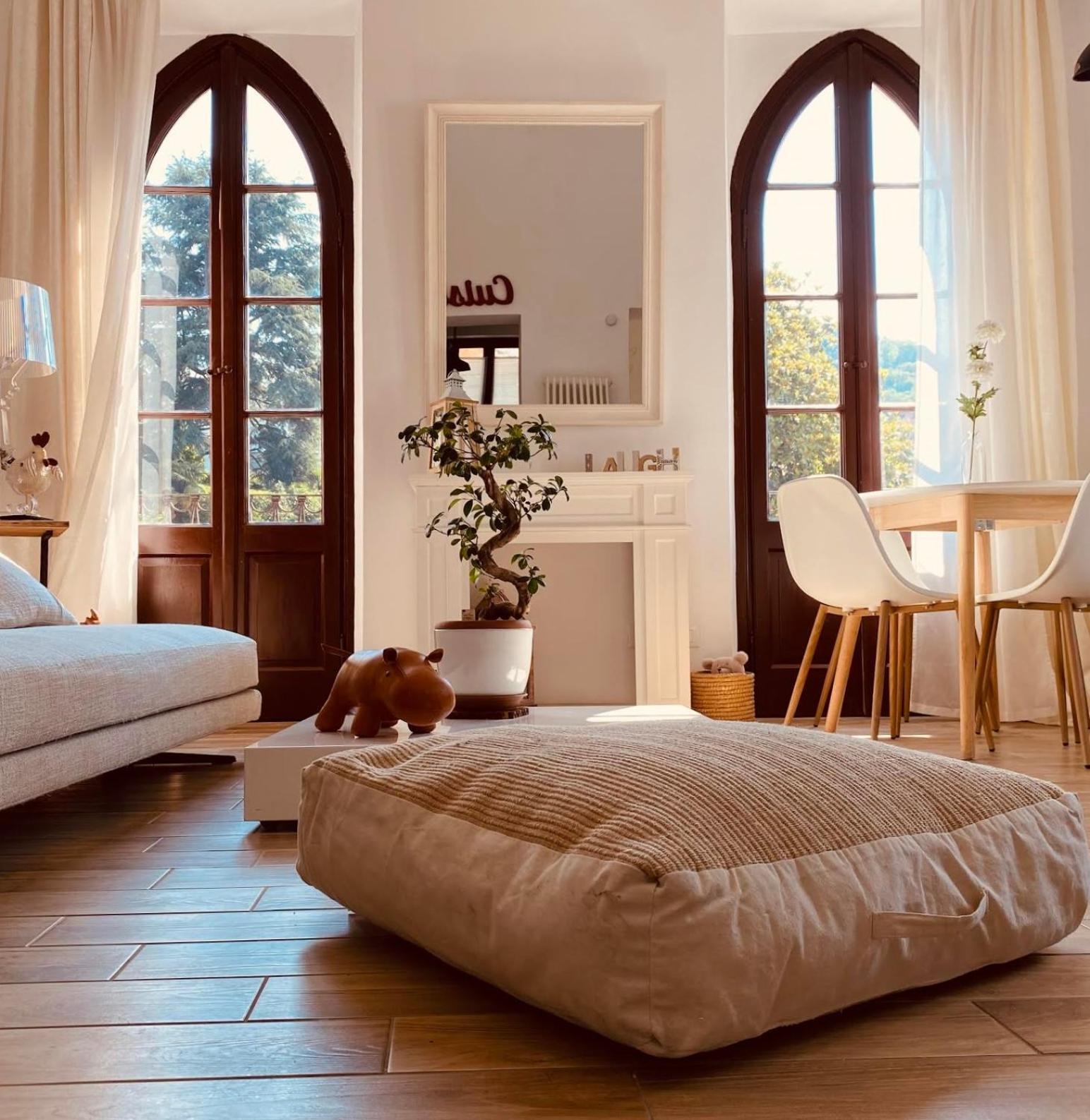 Contessa Reina Apartment โกโม ภายนอก รูปภาพ
